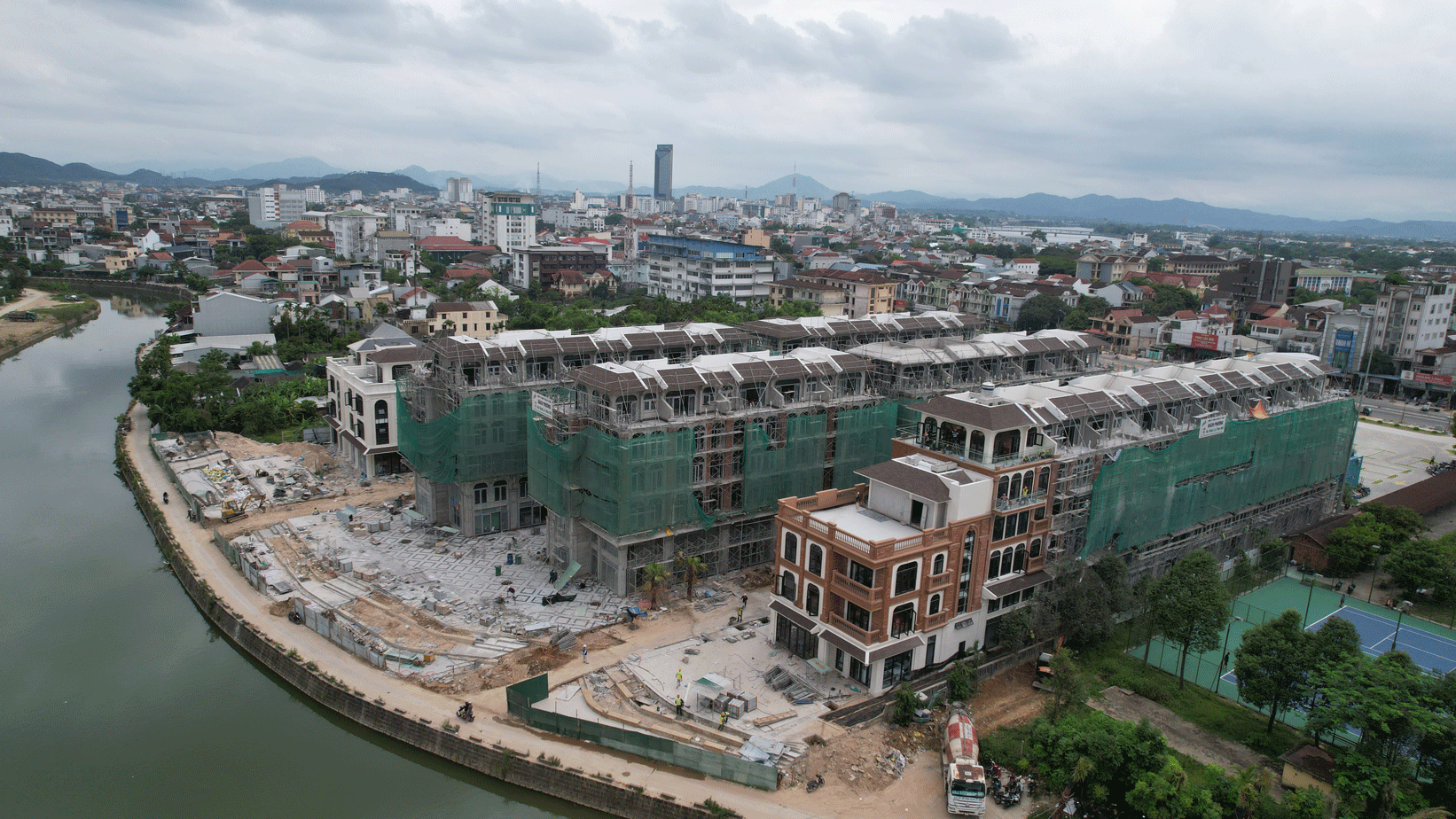 MENAS ZONE - Commercial and Tourism Service Complex in Hue City
