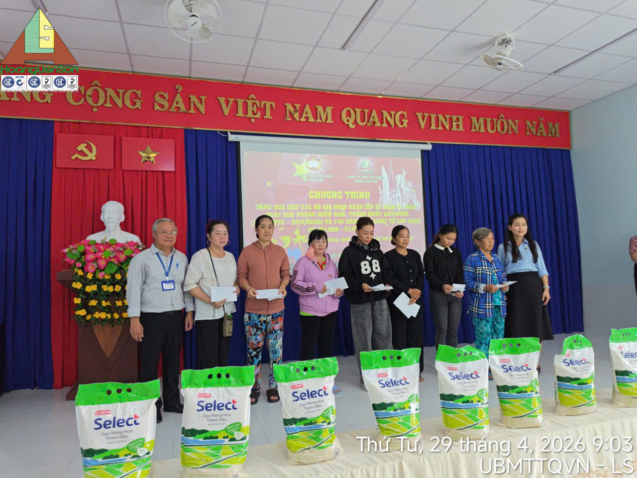 z7773863719405_721edd58488c68587f4274806d37a3c5